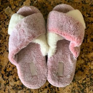Brand pink-confty slippers for around house